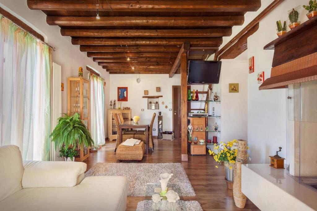 Casale San Michele Villa มัลเชซิเน ภายนอก รูปภาพ